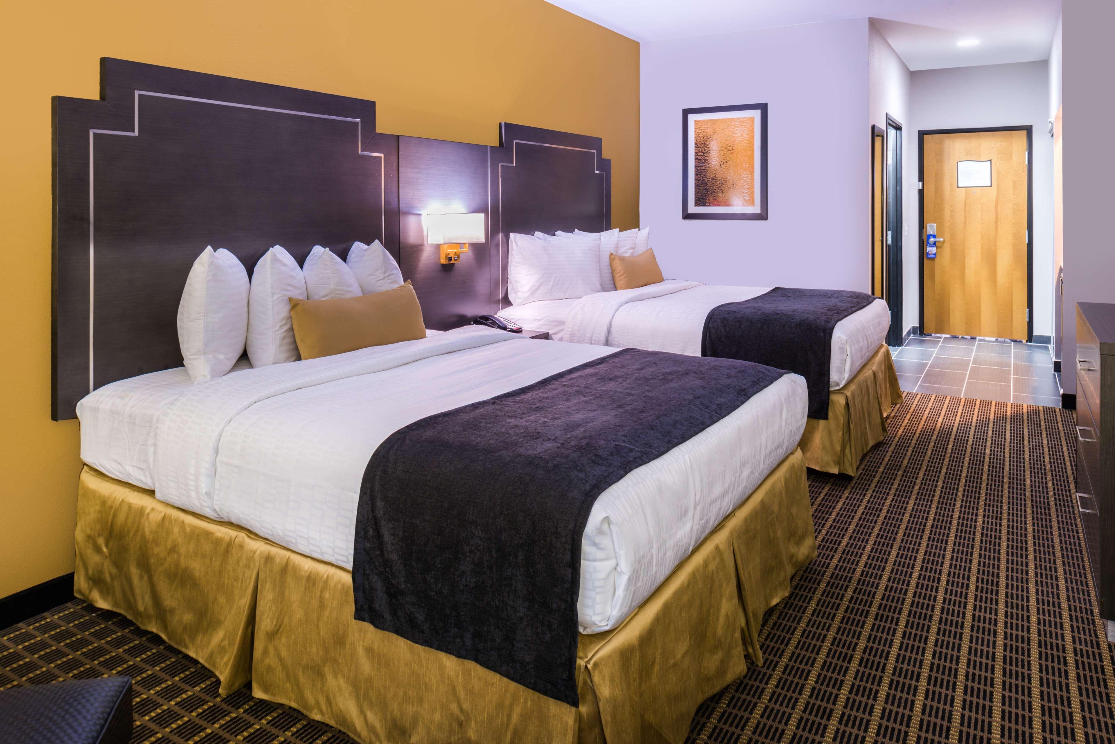 Best Western Plus Regency Park Walker Buitenkant foto