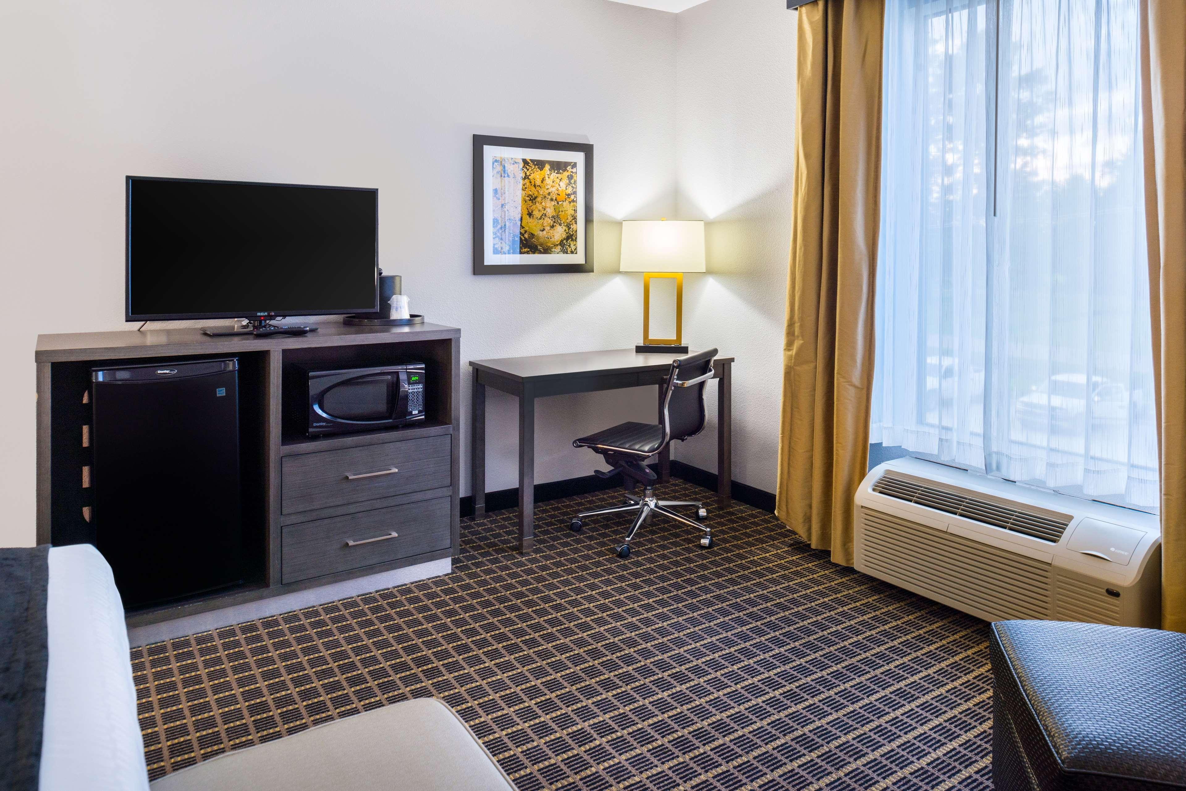 Best Western Plus Regency Park Walker Buitenkant foto