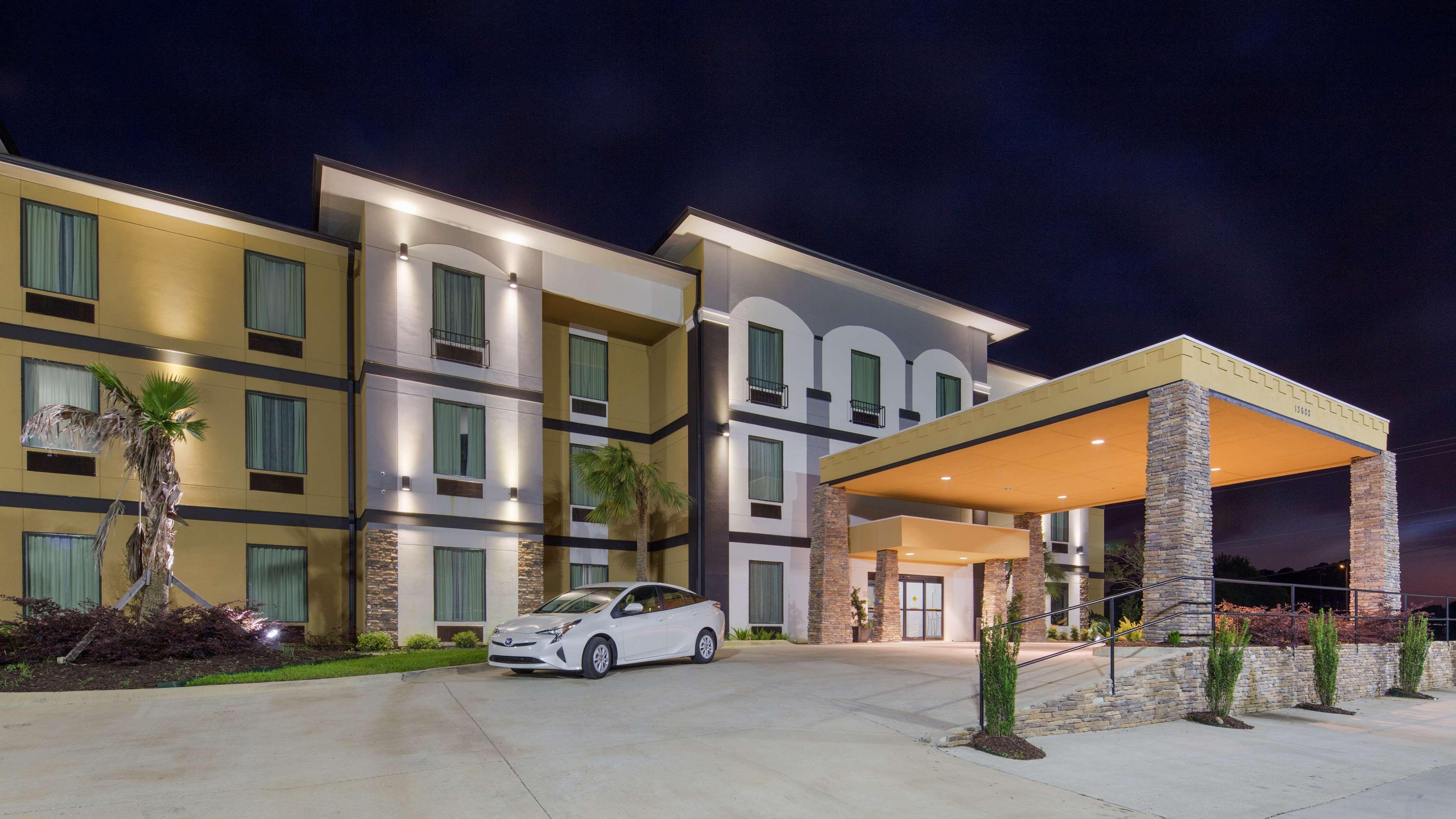 Best Western Plus Regency Park Walker Buitenkant foto