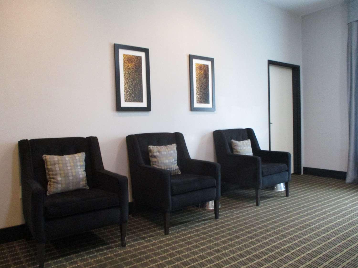 Best Western Plus Regency Park Walker Buitenkant foto