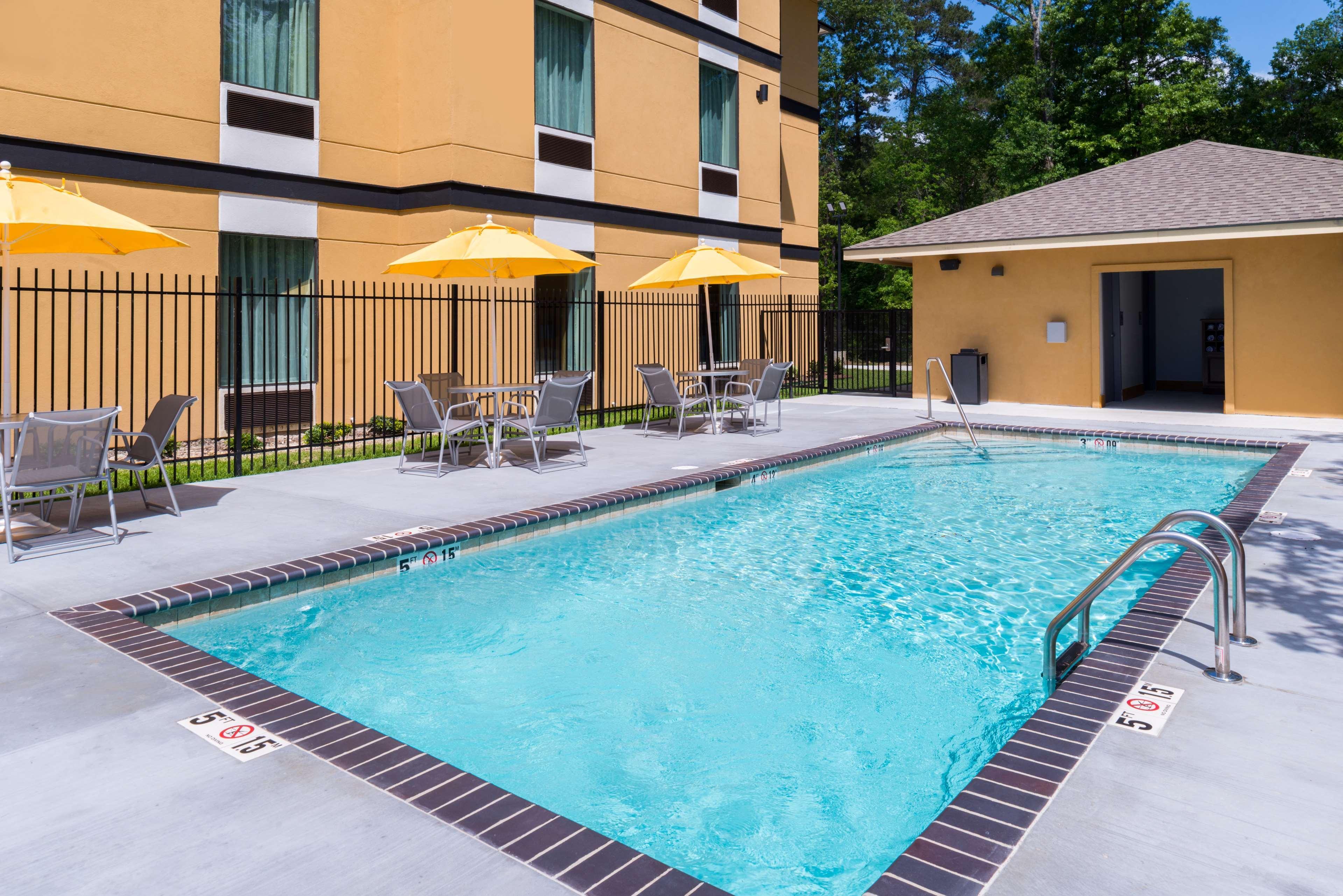 Best Western Plus Regency Park Walker Buitenkant foto