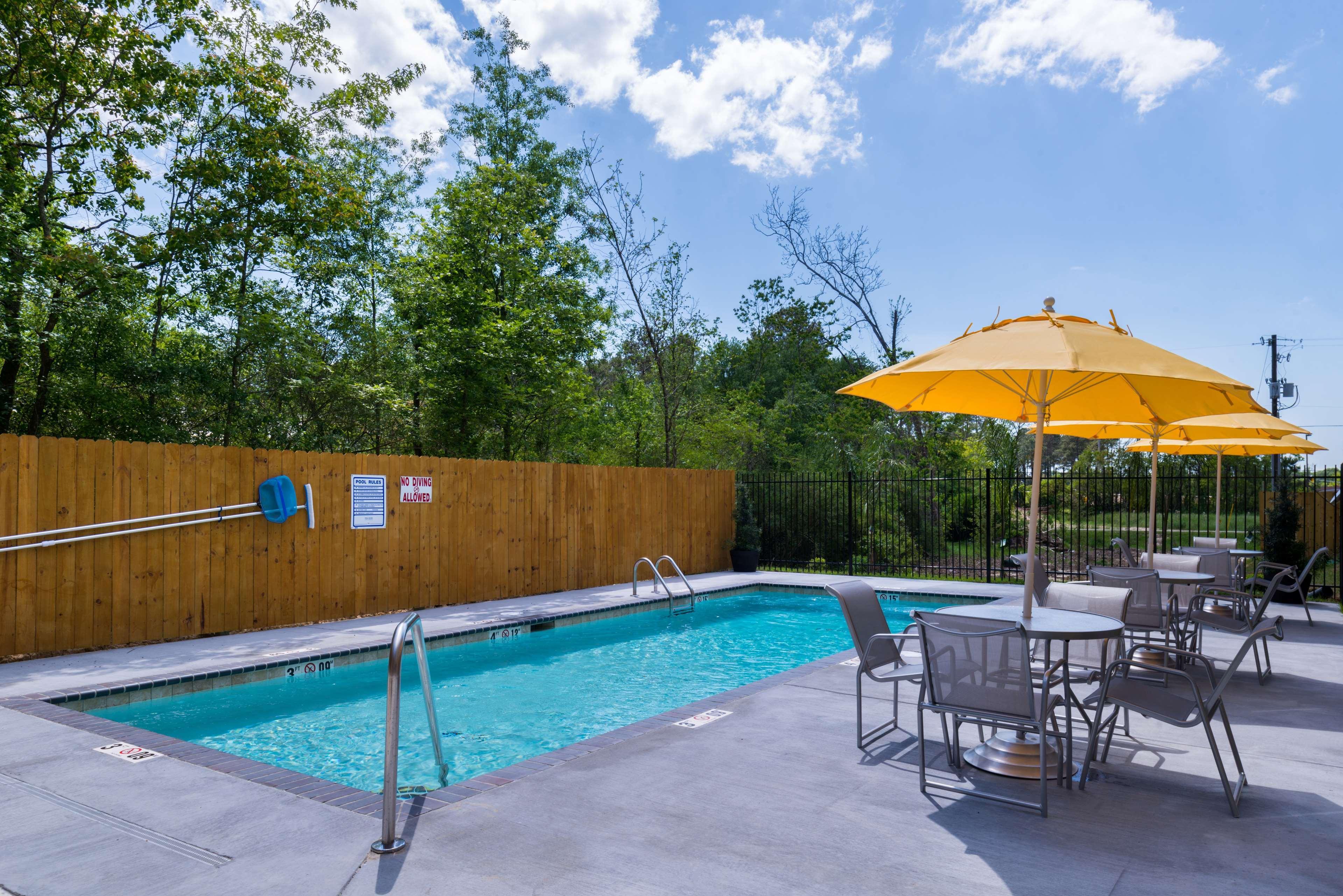 Best Western Plus Regency Park Walker Buitenkant foto