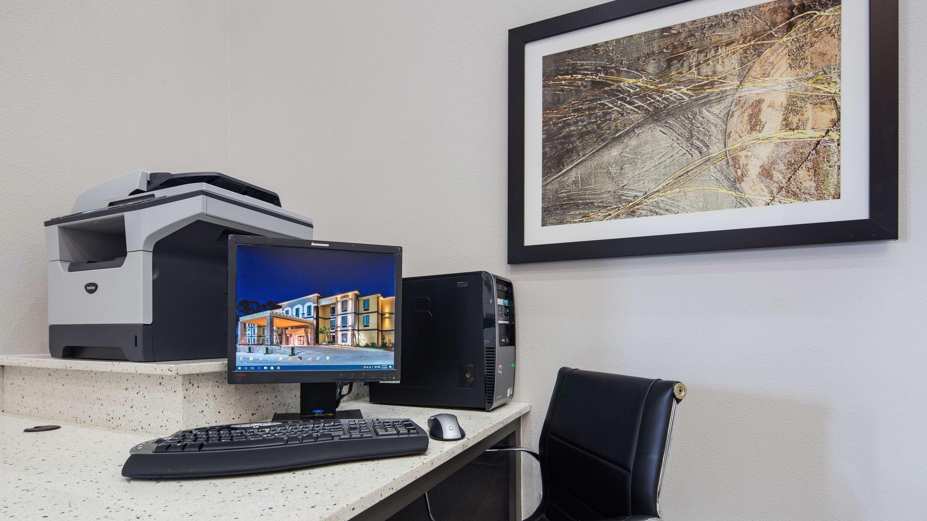 Best Western Plus Regency Park Walker Buitenkant foto