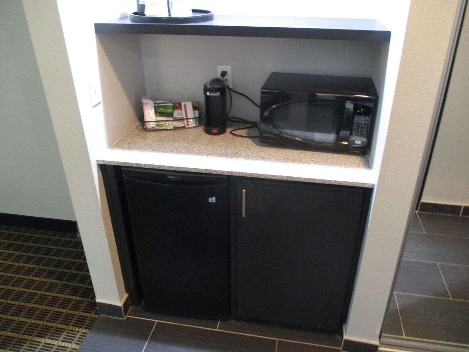 Best Western Plus Regency Park Walker Buitenkant foto